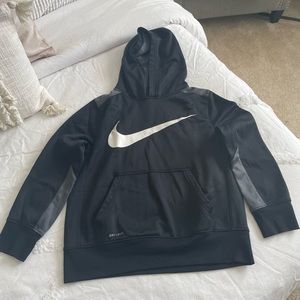 Nike dry fit kids hoodie size medium